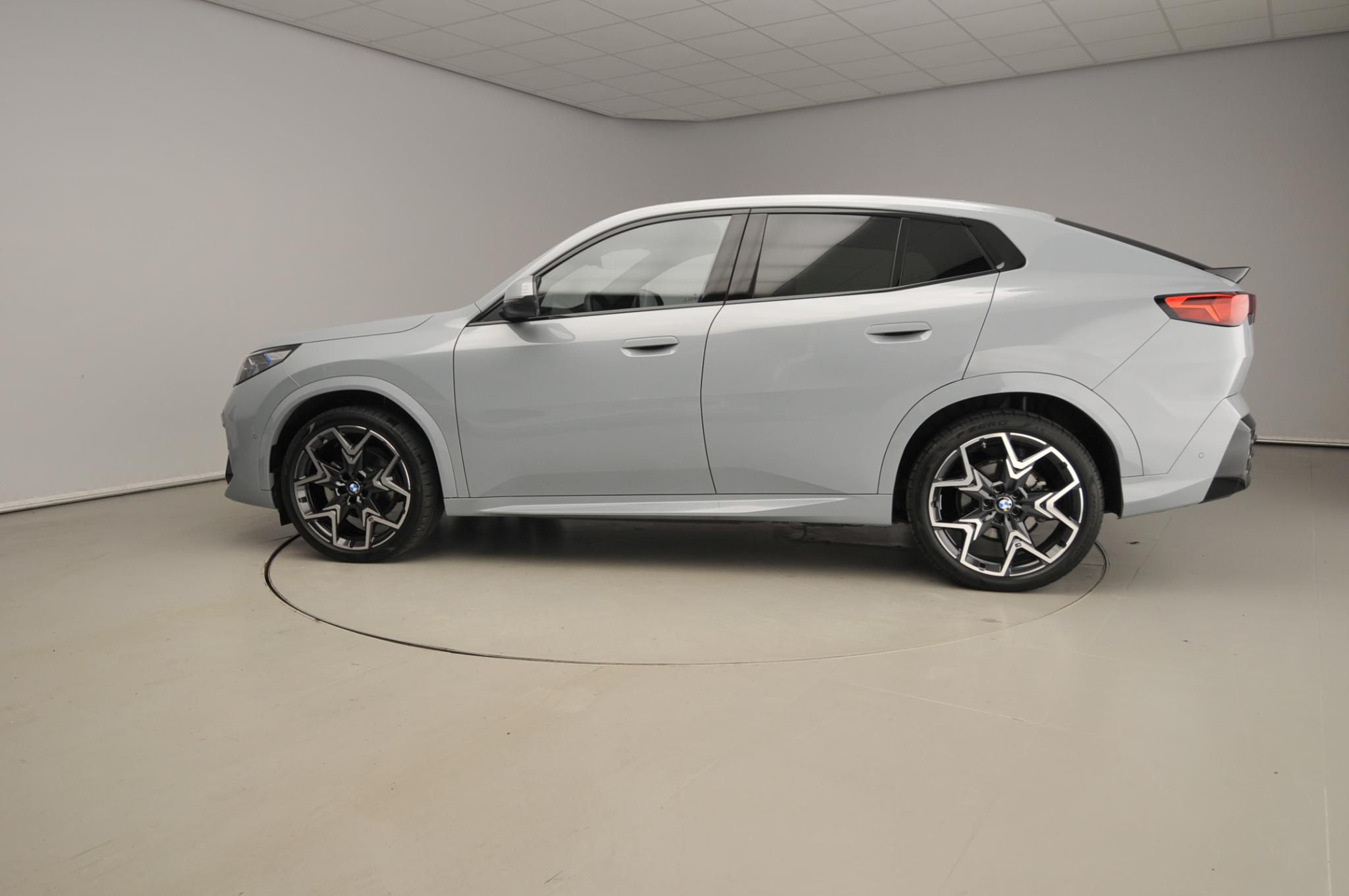 BMW iX2 eDrive20 - Afbeelding 2