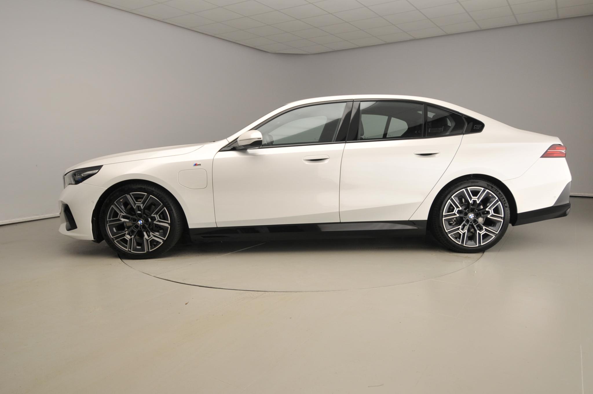 BMW 5 Serie Sedan 530e - Afbeelding 2