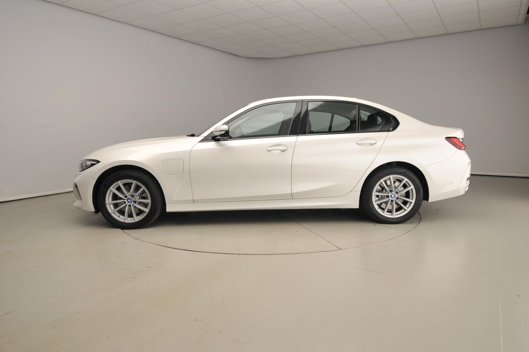 BMW 3 Serie Sedan 320e - Afbeelding 2