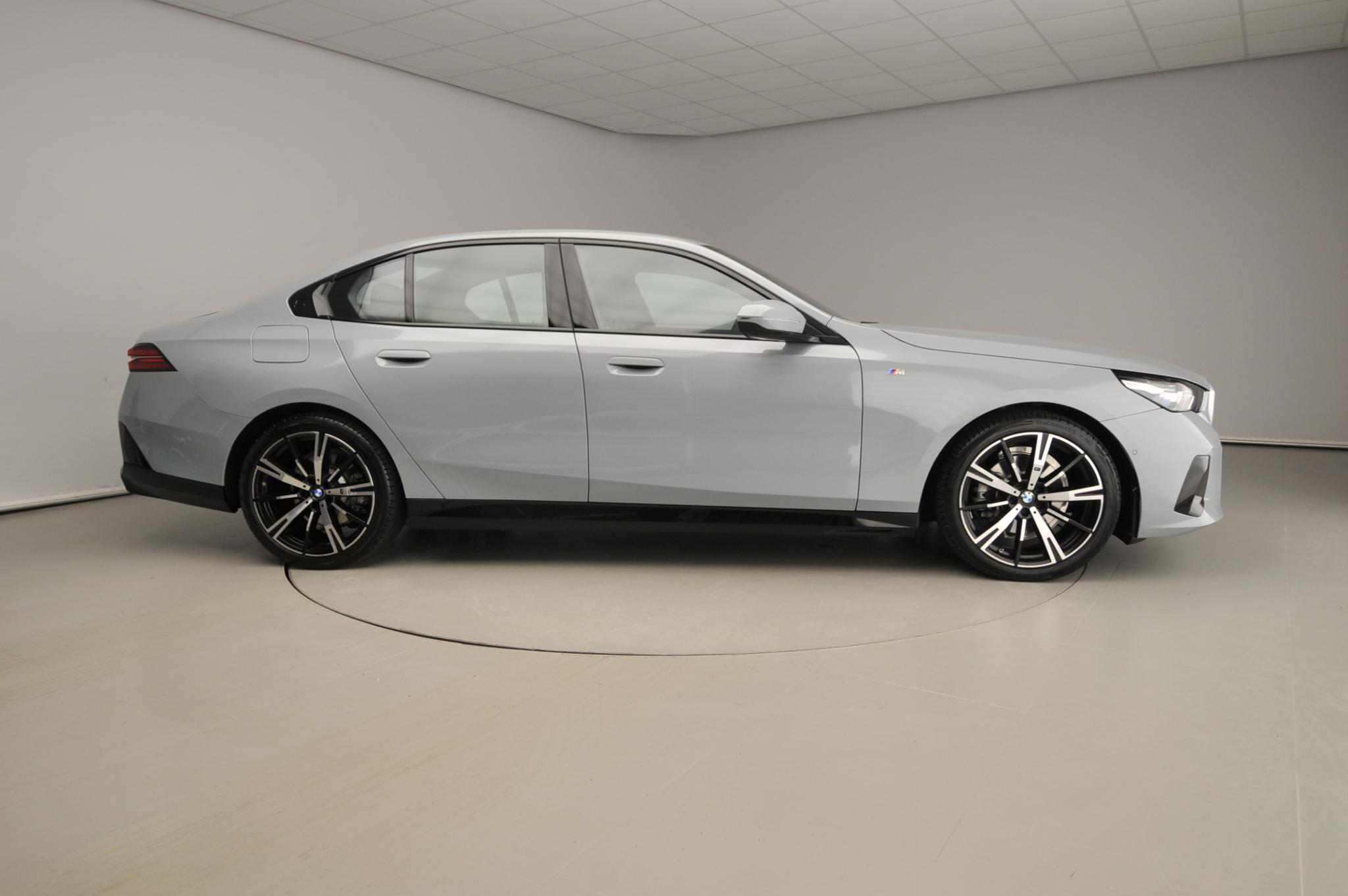BMW 5 Serie Sedan 520i - Afbeelding 4