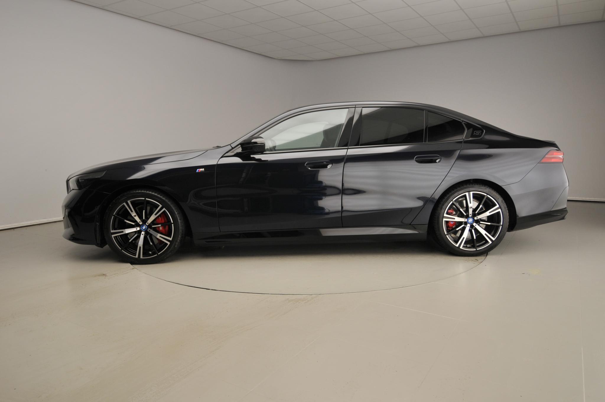 BMW i5 Sedan M60 xDrive 84 kWh - Afbeelding 2