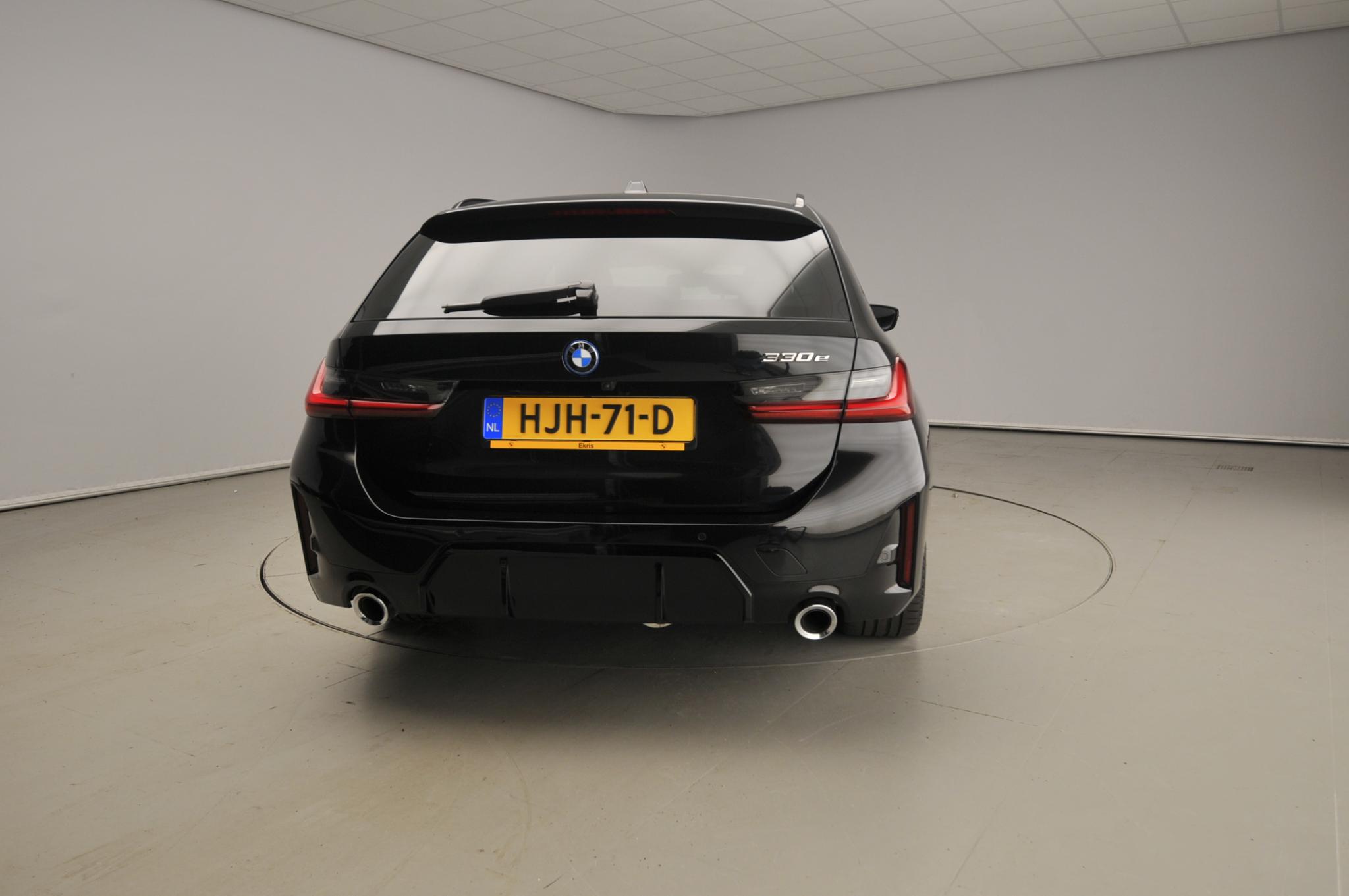 BMW 3 Serie Touring 330e - Afbeelding 2