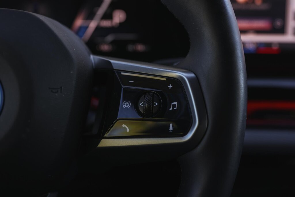 BMW i5 16