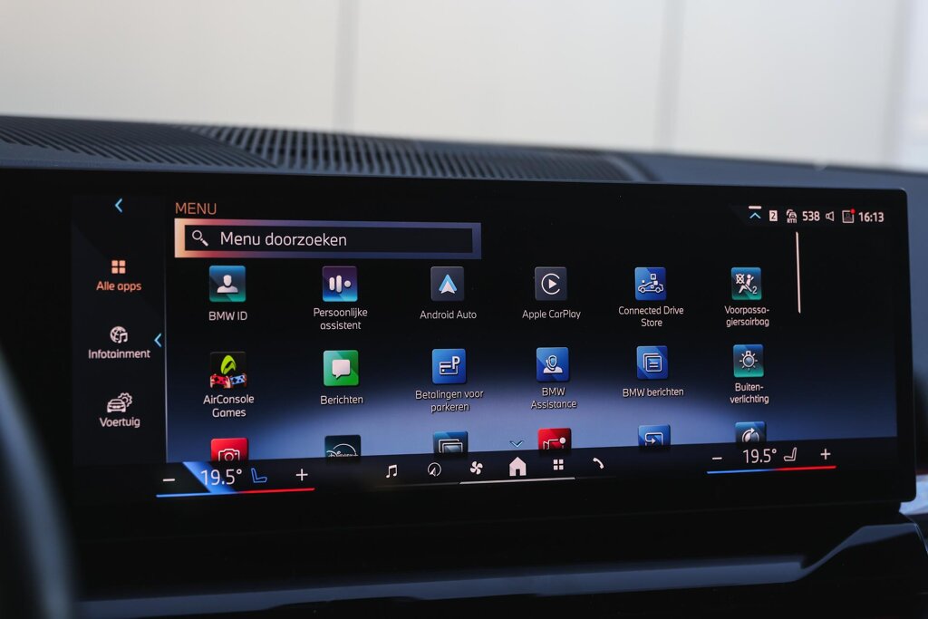 BMW i5 25