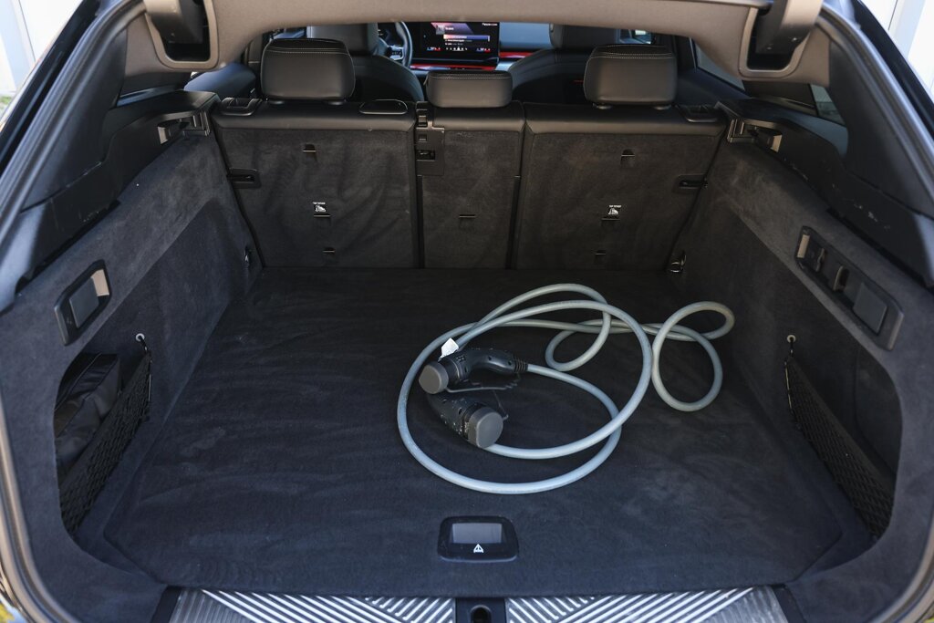 BMW i5 34