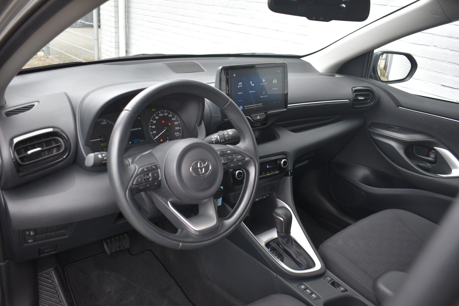 Toyota Yaris 1.5 Hybrid 115 Active Limited Automaat 116pk - Afbeelding 2