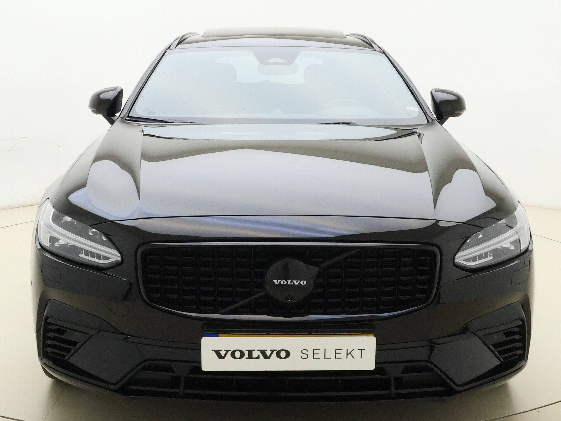 Volvo V90 T8 455pk AWD R-Design - Afbeelding 3