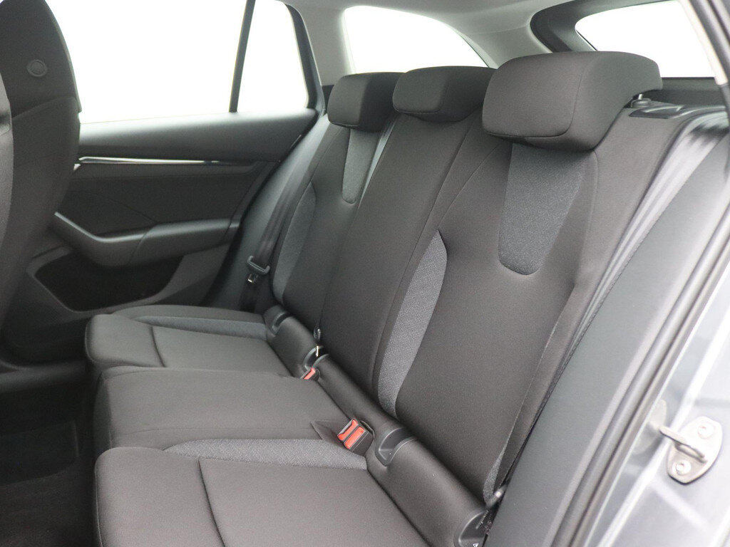 Skoda Octavia Combi 1.5 TSI Edition 115PK Trekhaak, Parkeersensoren Achter, St - Bild 5