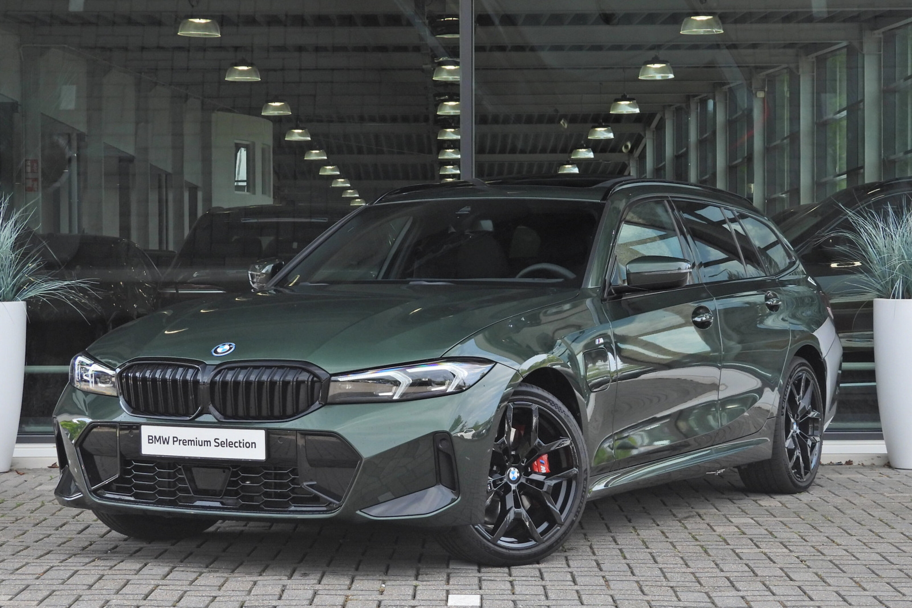 BMW 3 Serie Touring 330e M Sport Automaat