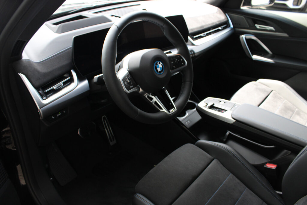 BMW iX1 2