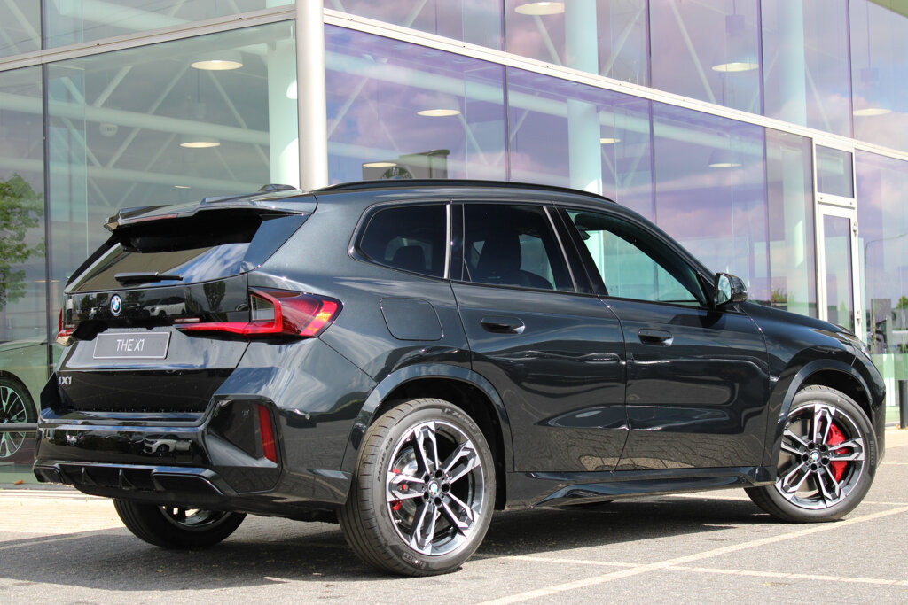 BMW iX1 5