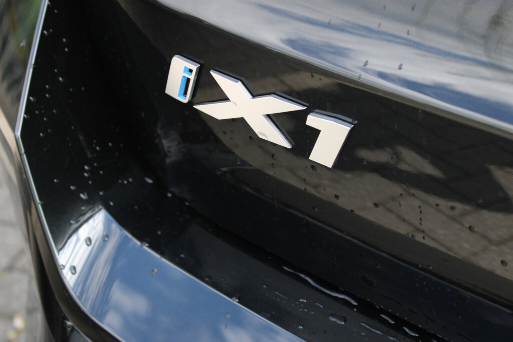 BMW iX1 10