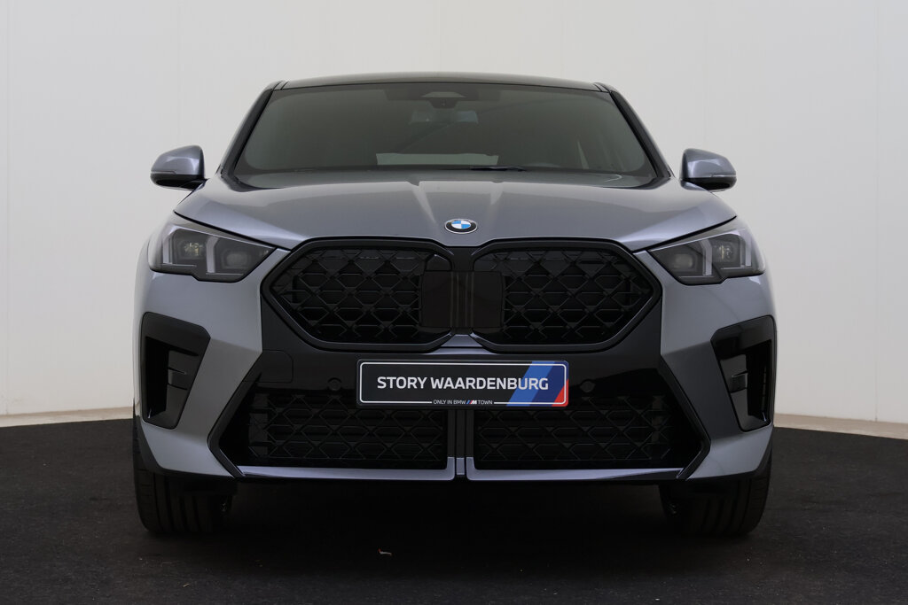 BMW X2 4