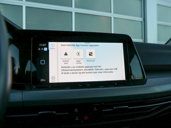 Apple Carplay/Android Auto Apple Carplay/Android Auto