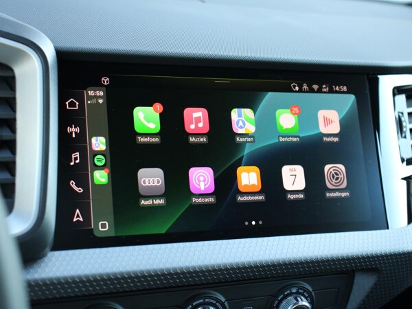 Apple Carplay/Android Auto Apple Carplay/Android Auto