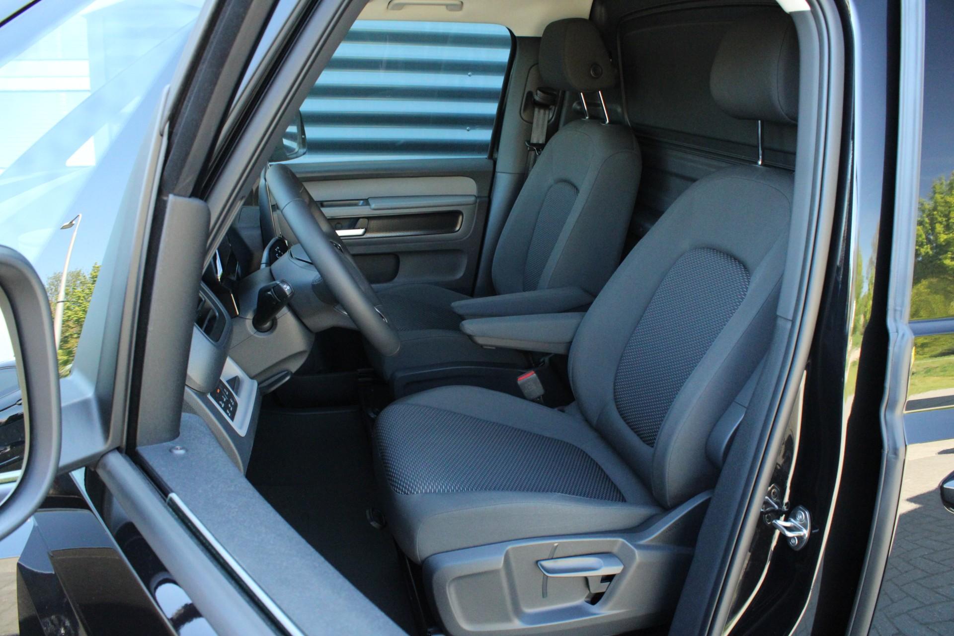 Volkswagen ID. Buzz Cargo 340pk Bulli Limited Edition 79 kWh 4MOTION - Afbeelding 4