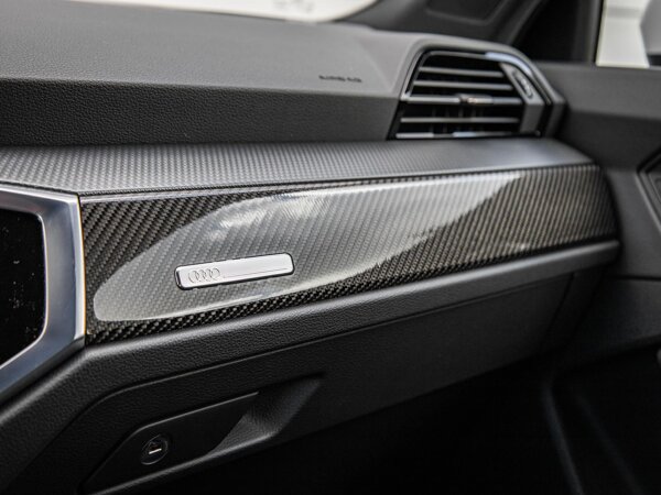 carbonafwerking interieur