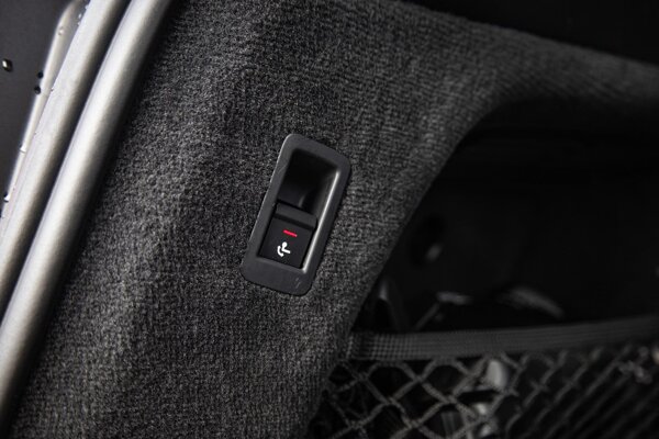 Trekhaak elektrisch uitklapbaar Trekhaak elektrisch uitklapbaar