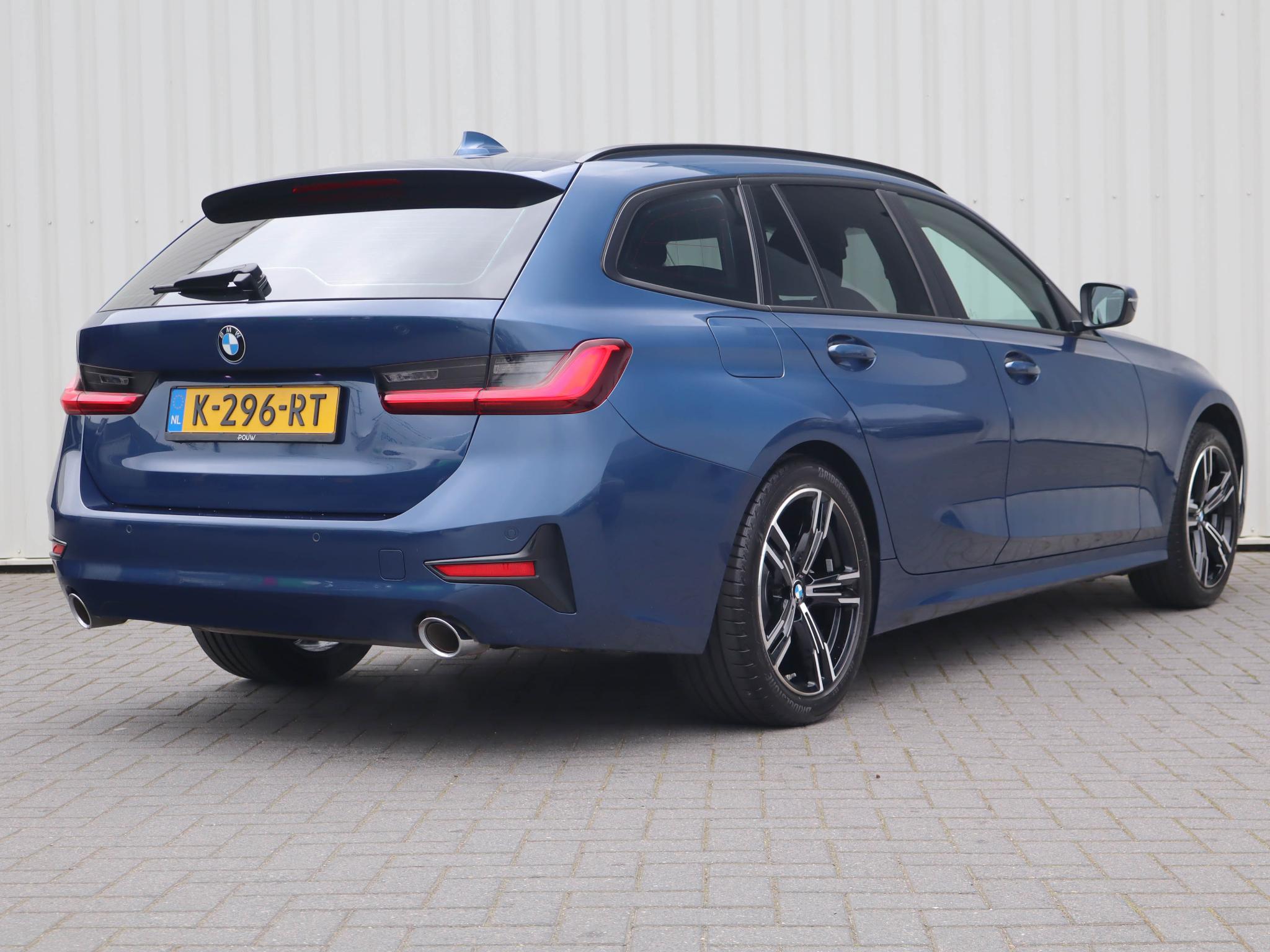 BMW 3 Serie Touring 318i 156pk AUT Executive Edition - Afbeelding 2