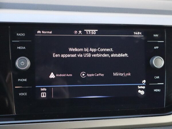 Apple Carplay/Android Auto Apple Carplay/Android Auto