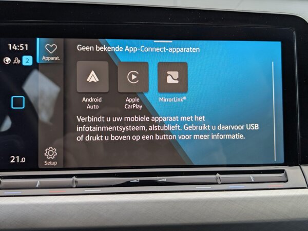 Apple Carplay/Android Auto Apple Carplay/Android Auto