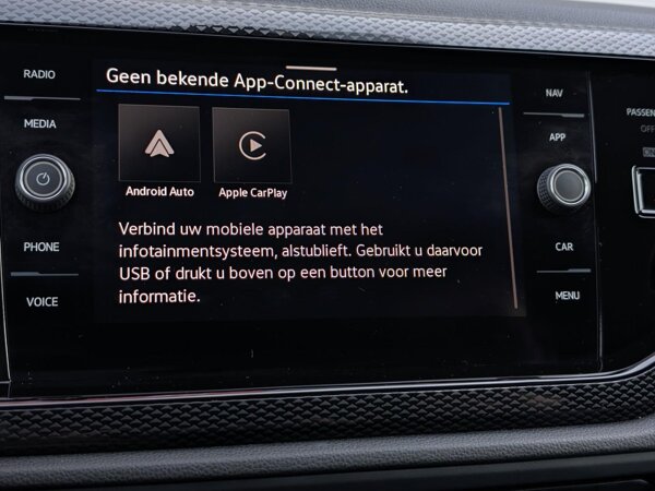 Apple Carplay/Android Auto Apple Carplay/Android Auto
