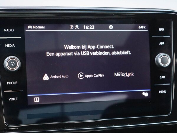 Apple Carplay/Android Auto Apple Carplay/Android Auto
