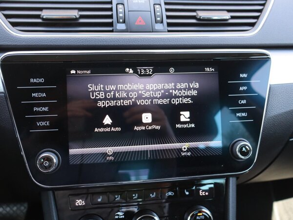 Apple Carplay/Android Auto
