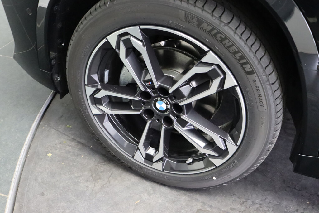 BMW iX1 7