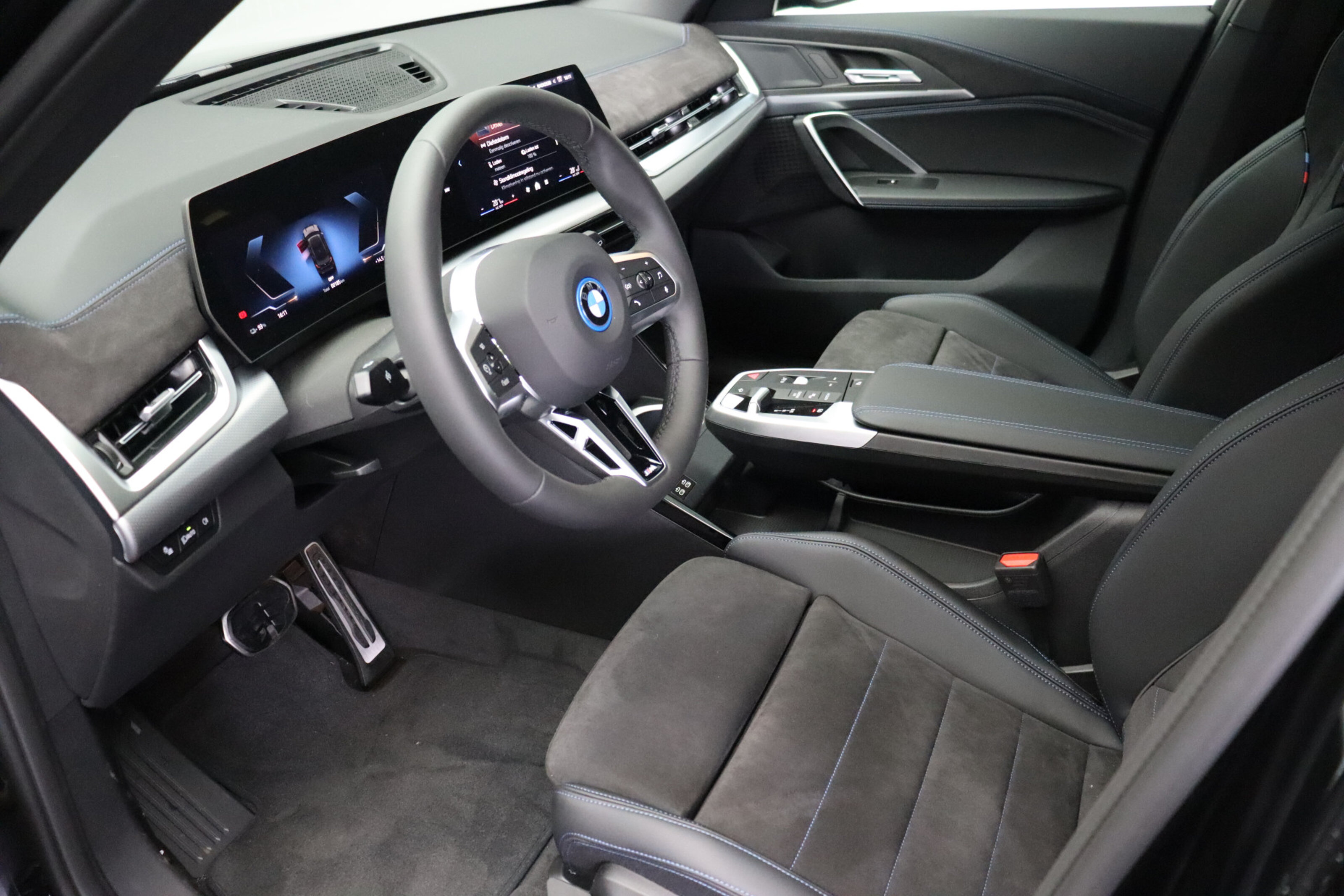 BMW iX1 9