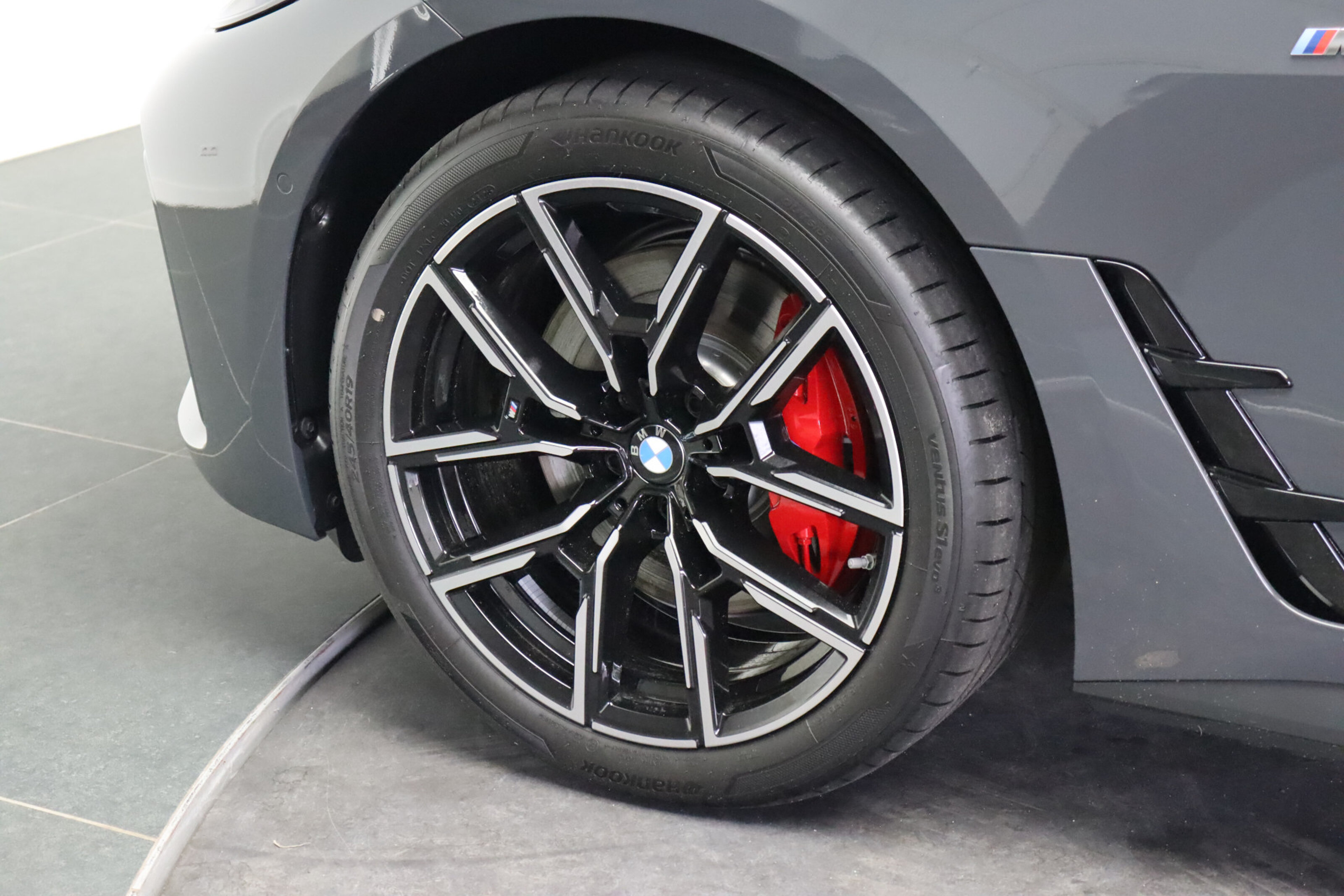 BMW i4 6