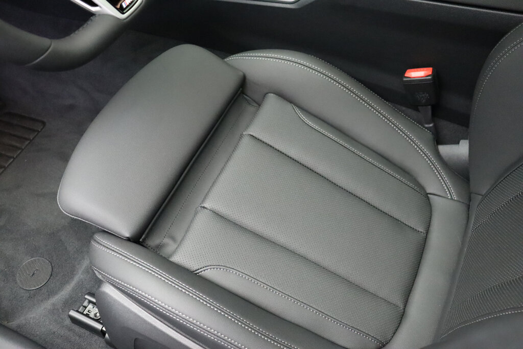 BMW i4 8