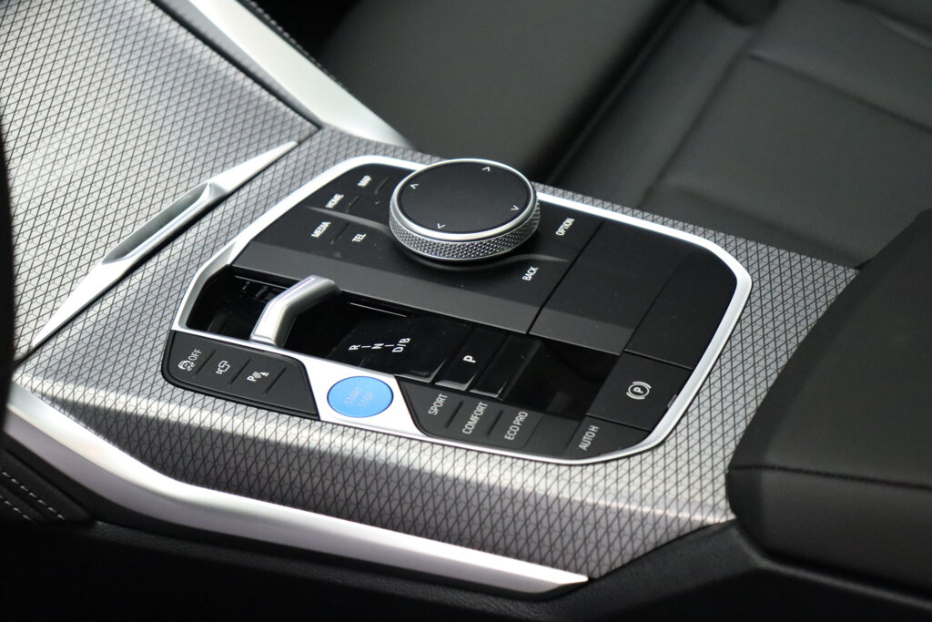 BMW i4 13