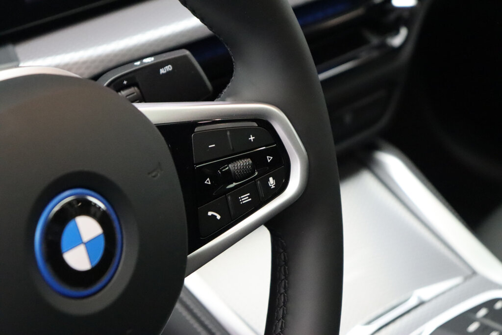 BMW i4 15