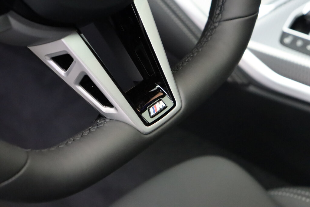 BMW i4 16