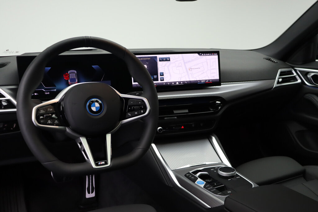 BMW i4 18