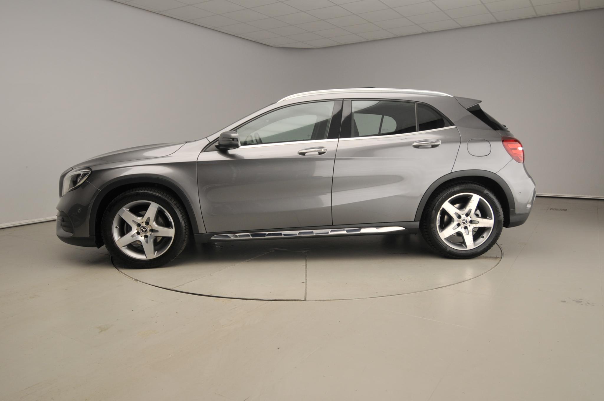 Mercedes-Benz GLA 180 Business Solution AMG - Bild 4