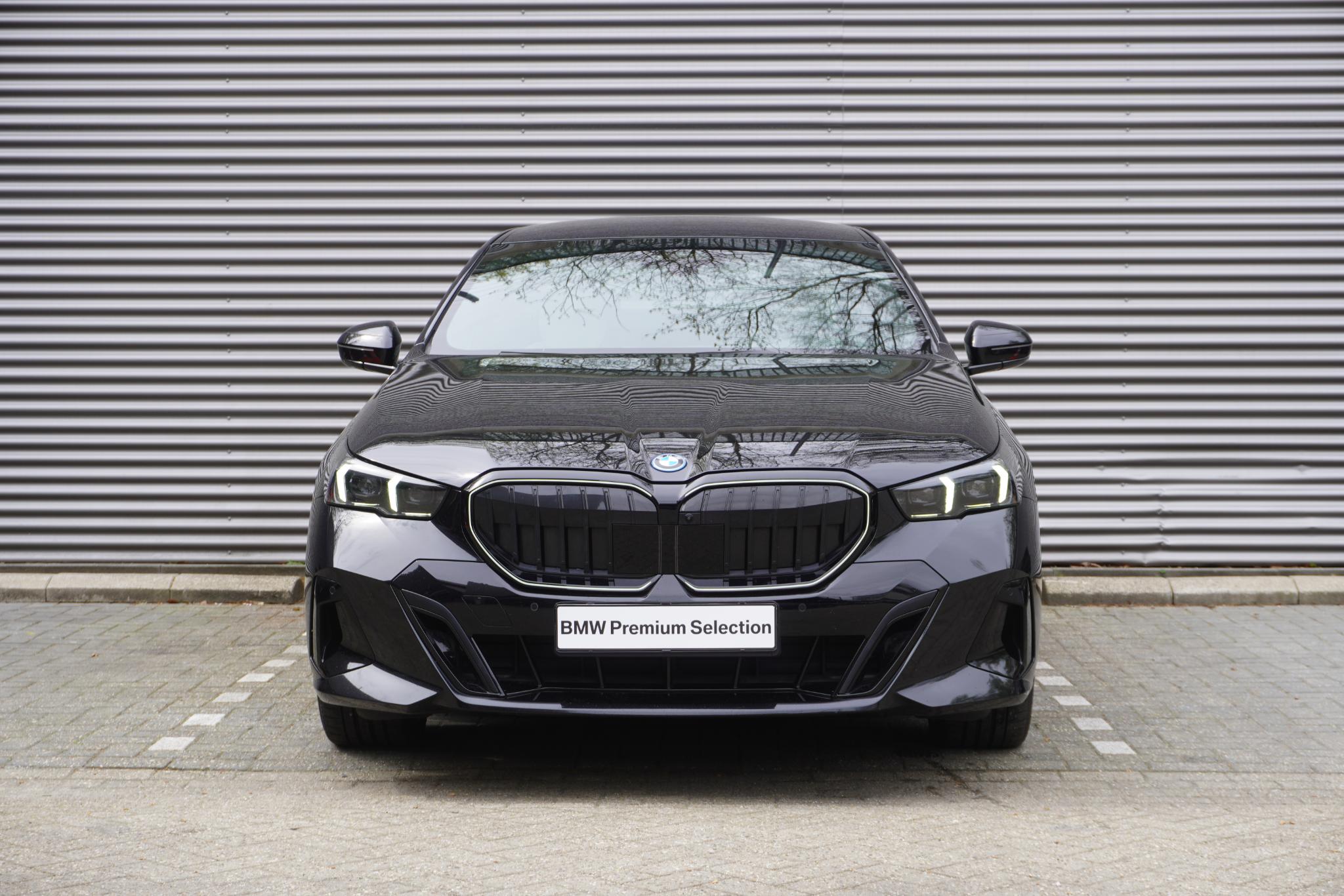 BMW 5 Serie Sedan 550e xDrive - Afbeelding 3
