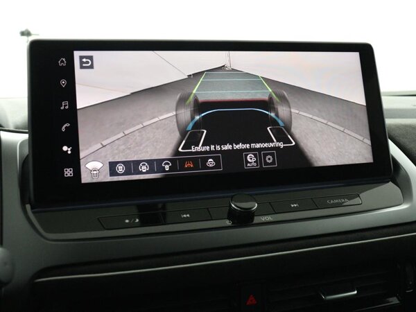 Apple Carplay/Android Auto Apple Carplay/Android Auto