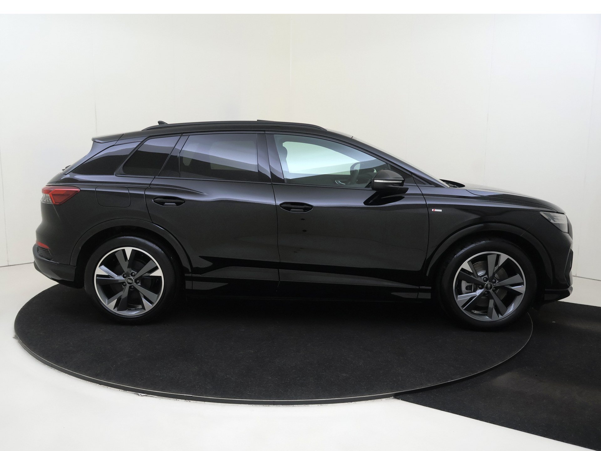 Audi Q4 e-tron S edition Competition - Afbeelding 3