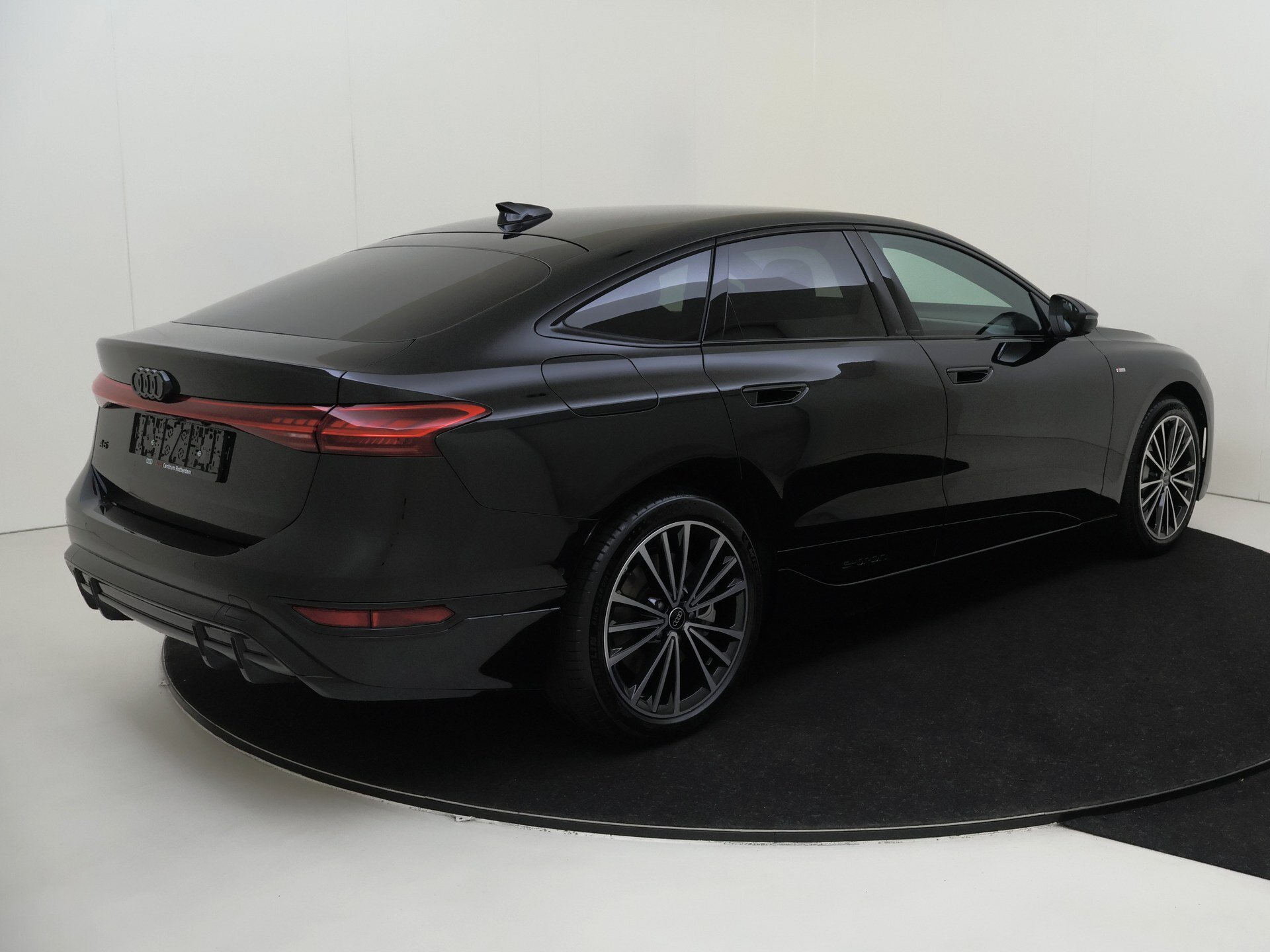 Audi A6 Sportback e-tron Perfomance Advanced Edition - Afbeelding 2