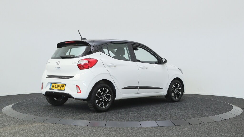 Hyundai i10 1.0 Comfort | Navigatie | Achteruitrijcamera | Cruise Control | - Afbeelding 2