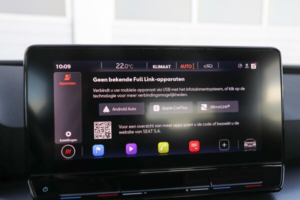 Apple Carplay/Android Auto Apple Carplay/Android Auto