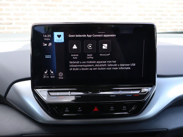 Apple Carplay/Android Auto Apple Carplay/Android Auto