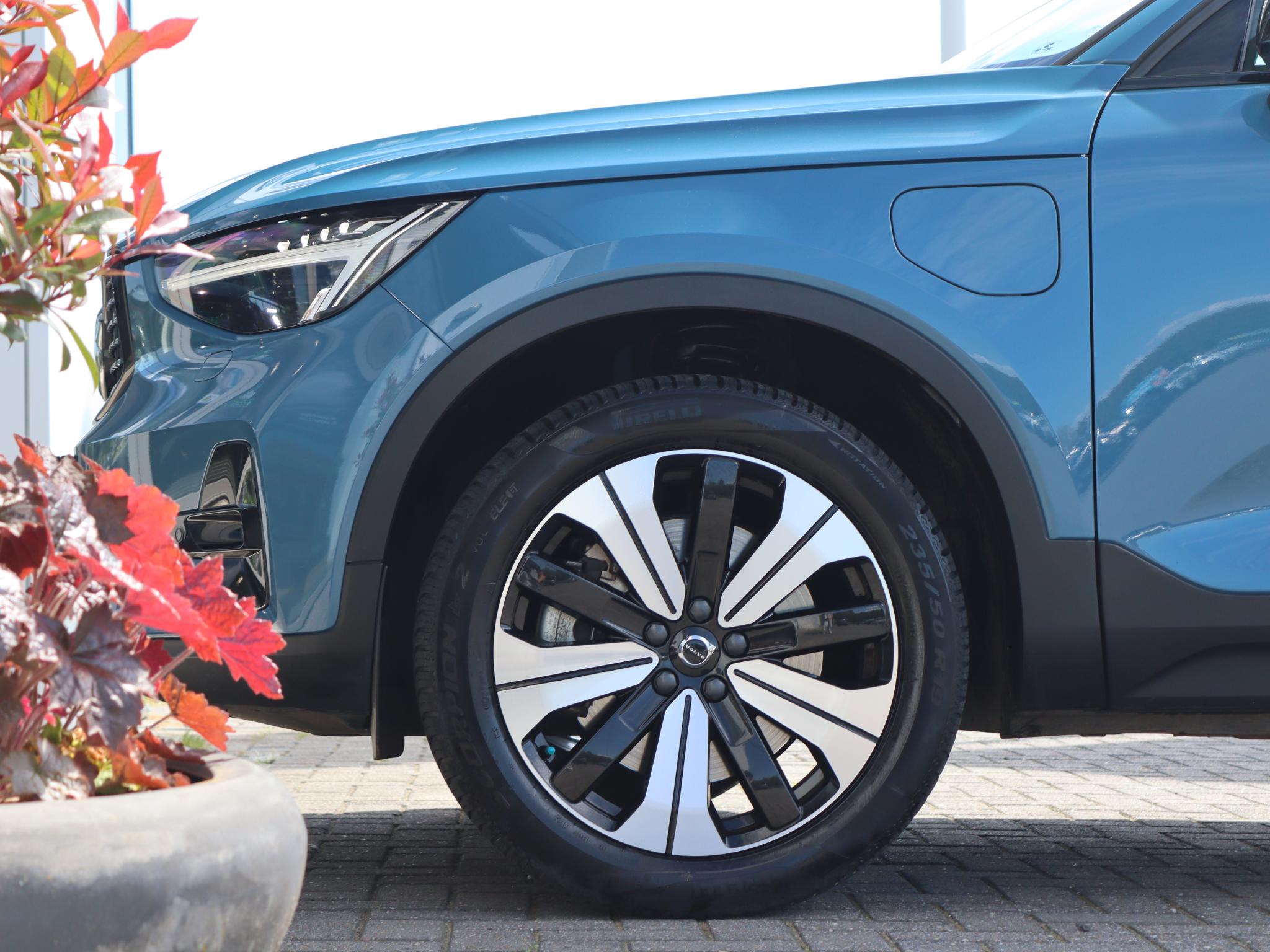 Volvo XC40 1.5 T4 211 pk Plug-in hybrid Ultimate Dark - Afbeelding 2