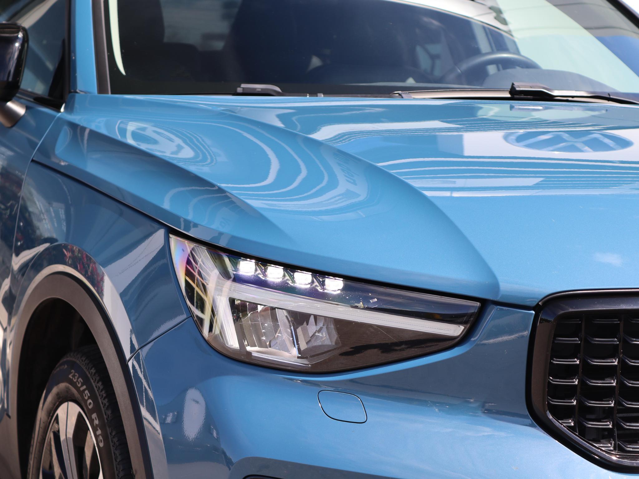 Volvo XC40 1.5 T4 211 pk Plug-in hybrid Ultimate Dark - Afbeelding 4