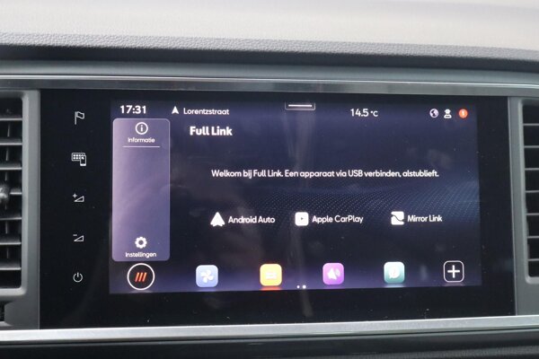 Apple Carplay/Android Auto Apple Carplay/Android Auto