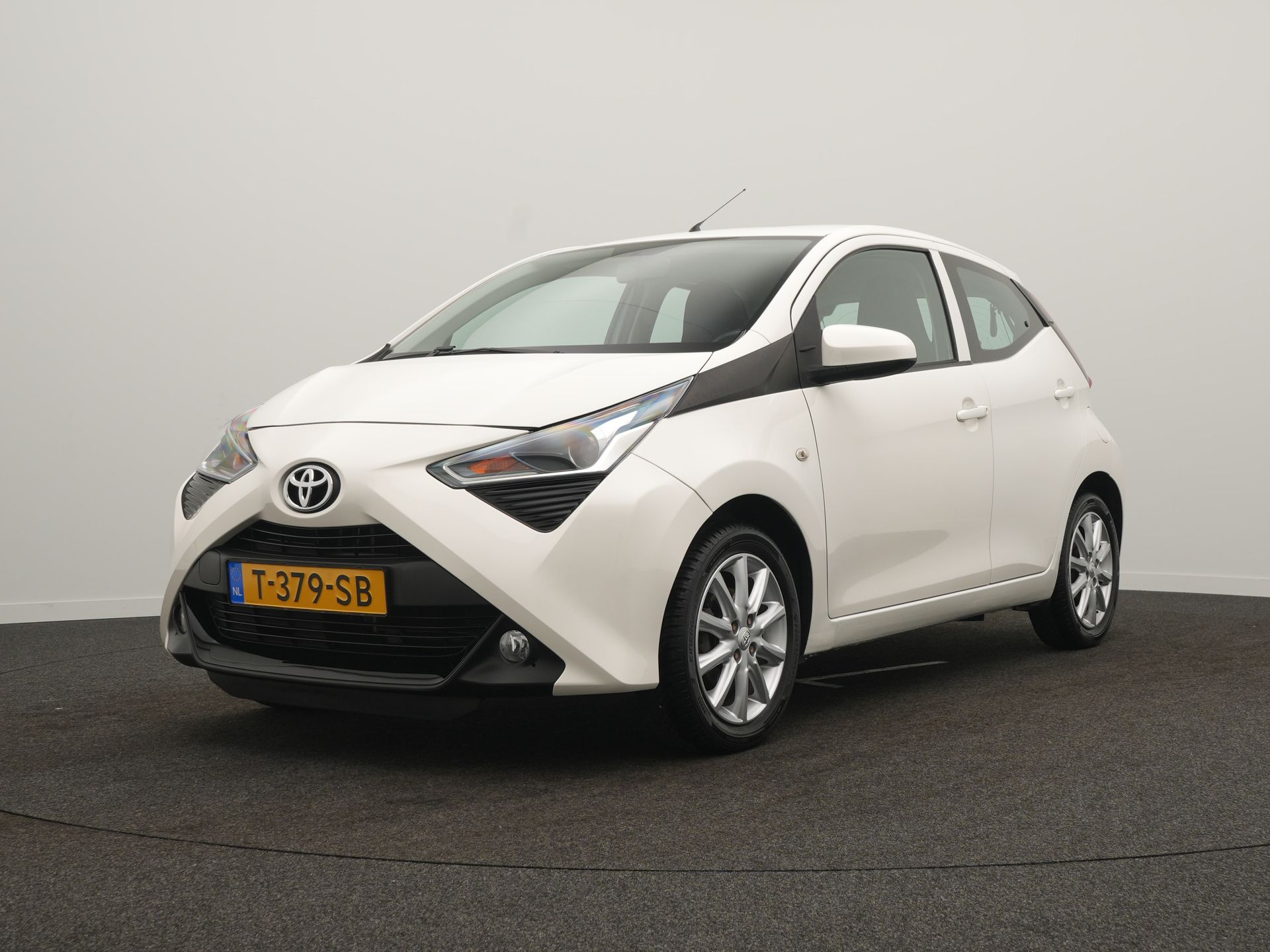 Toyota Aygo 1.0 VVT-i X-Play - Afbeelding 5