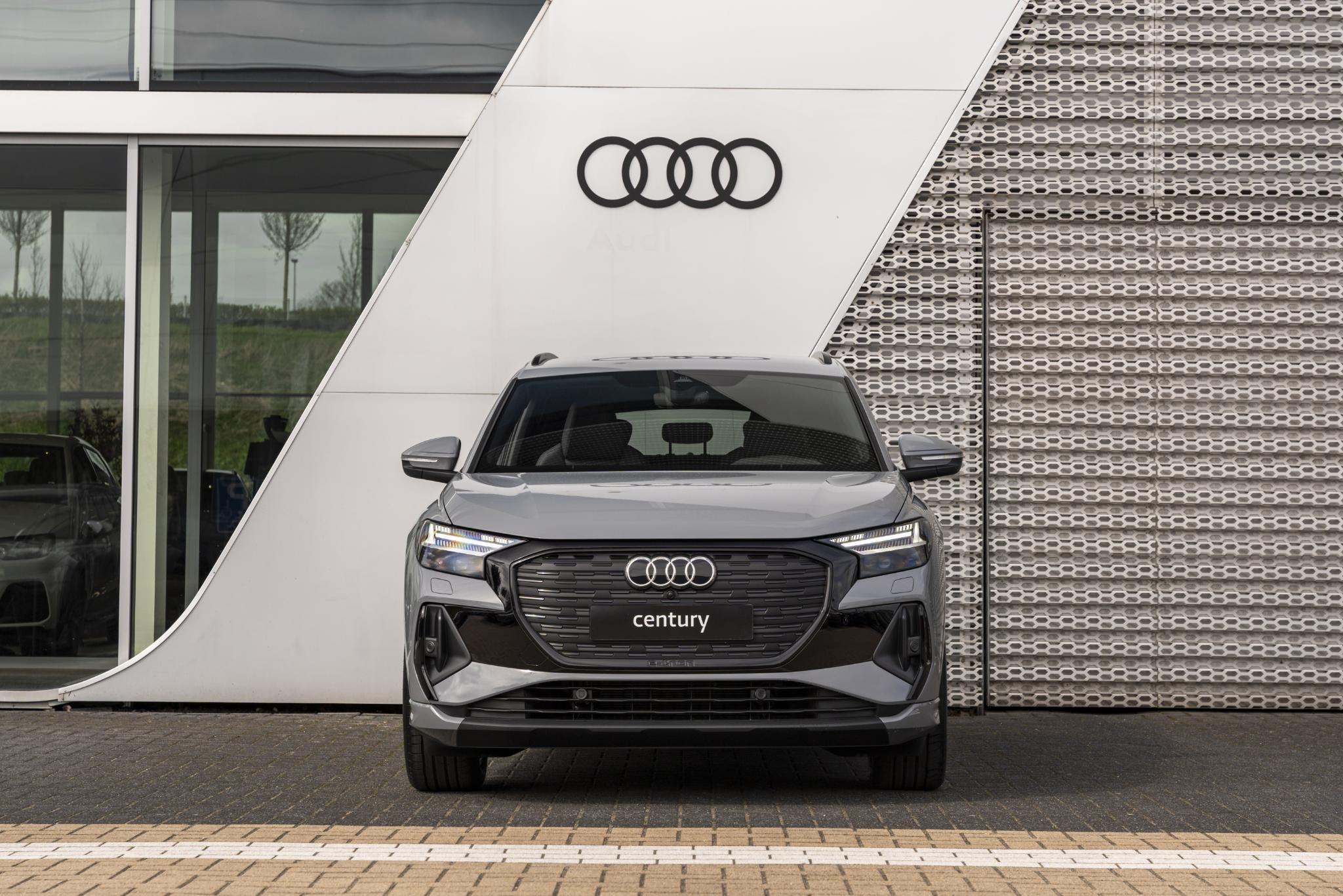 Audi Q4 e-tron S edition Competition e-tron 45 82 kWh 210 kW / 28