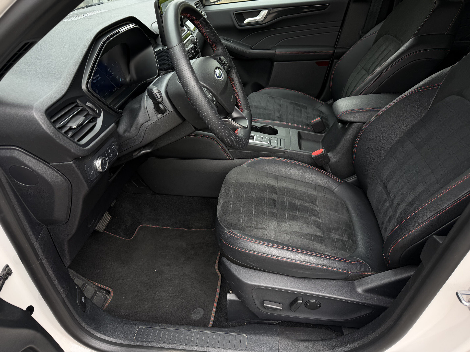 Ford Kuga 2.5 HEV ST-Line X Automaat - Afbeelding 3